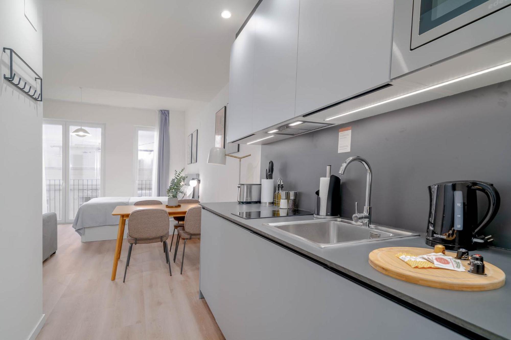 Limehome Valencia Carrer De Sant Jacint Exterior photo