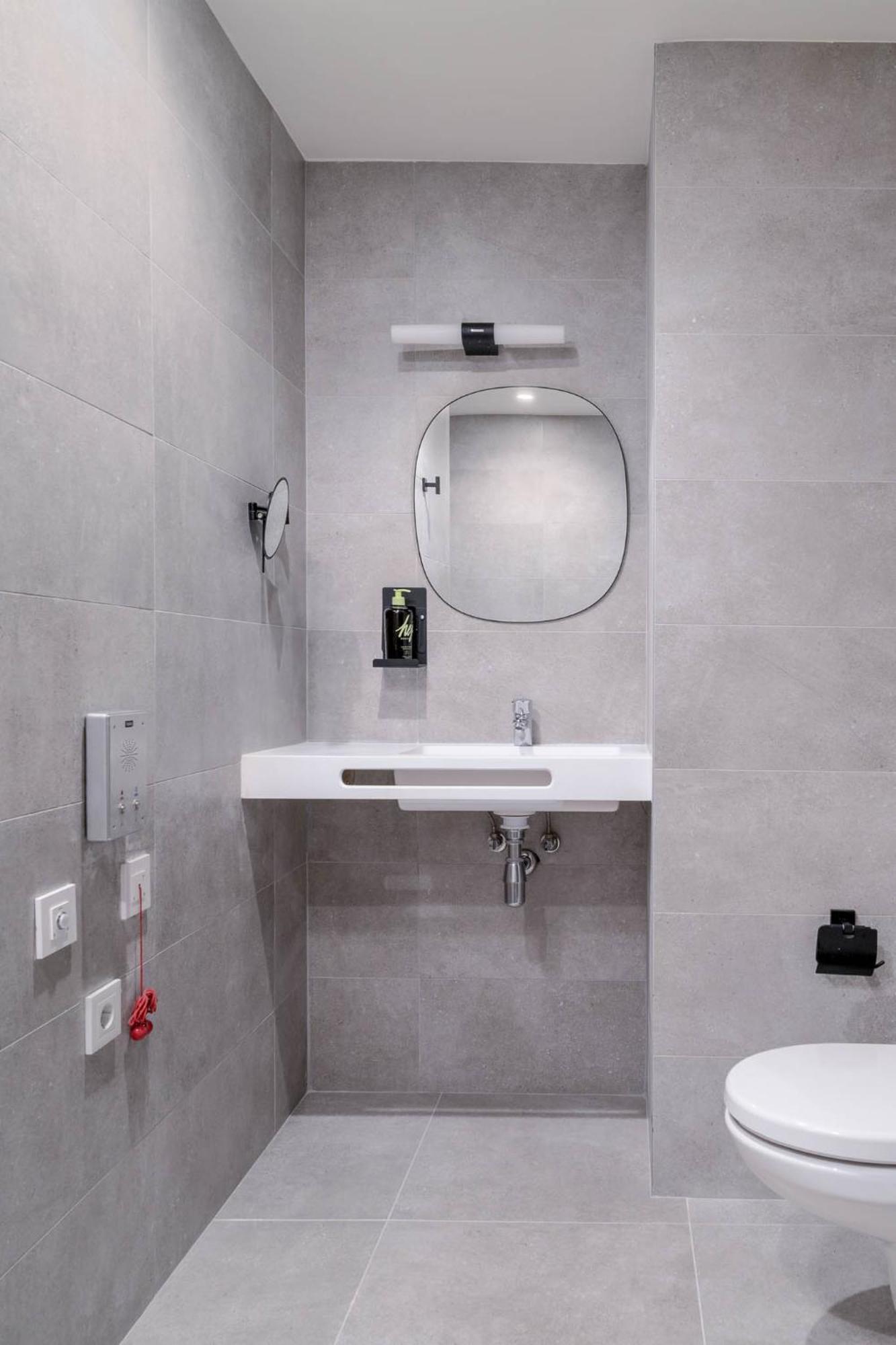 Limehome Valencia Carrer De Sant Jacint Exterior photo