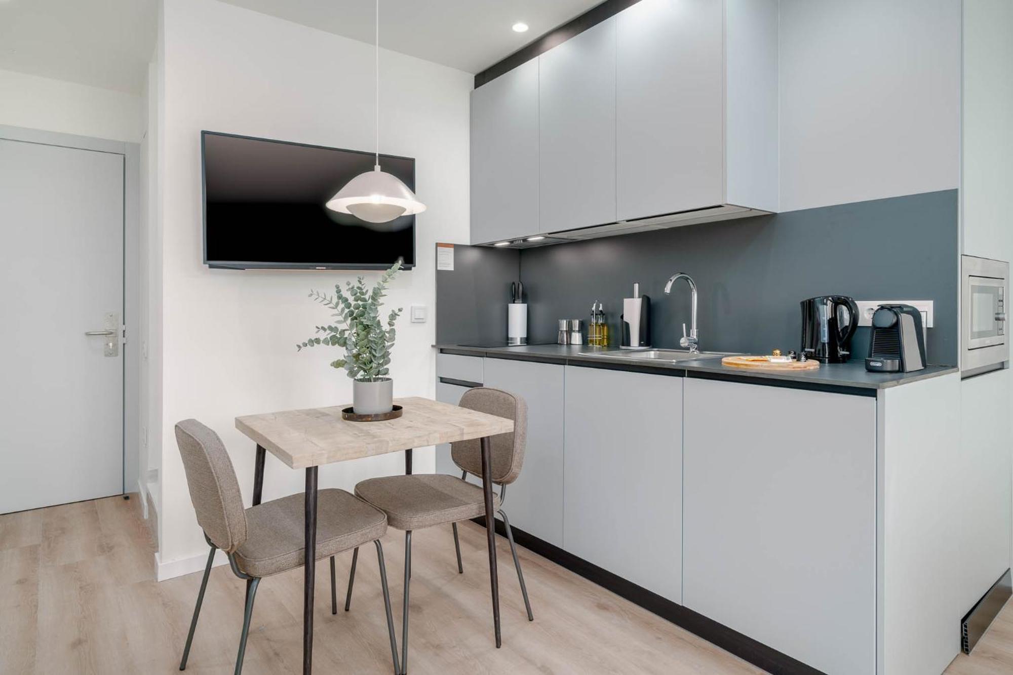 Limehome Valencia Carrer De Sant Jacint Exterior photo