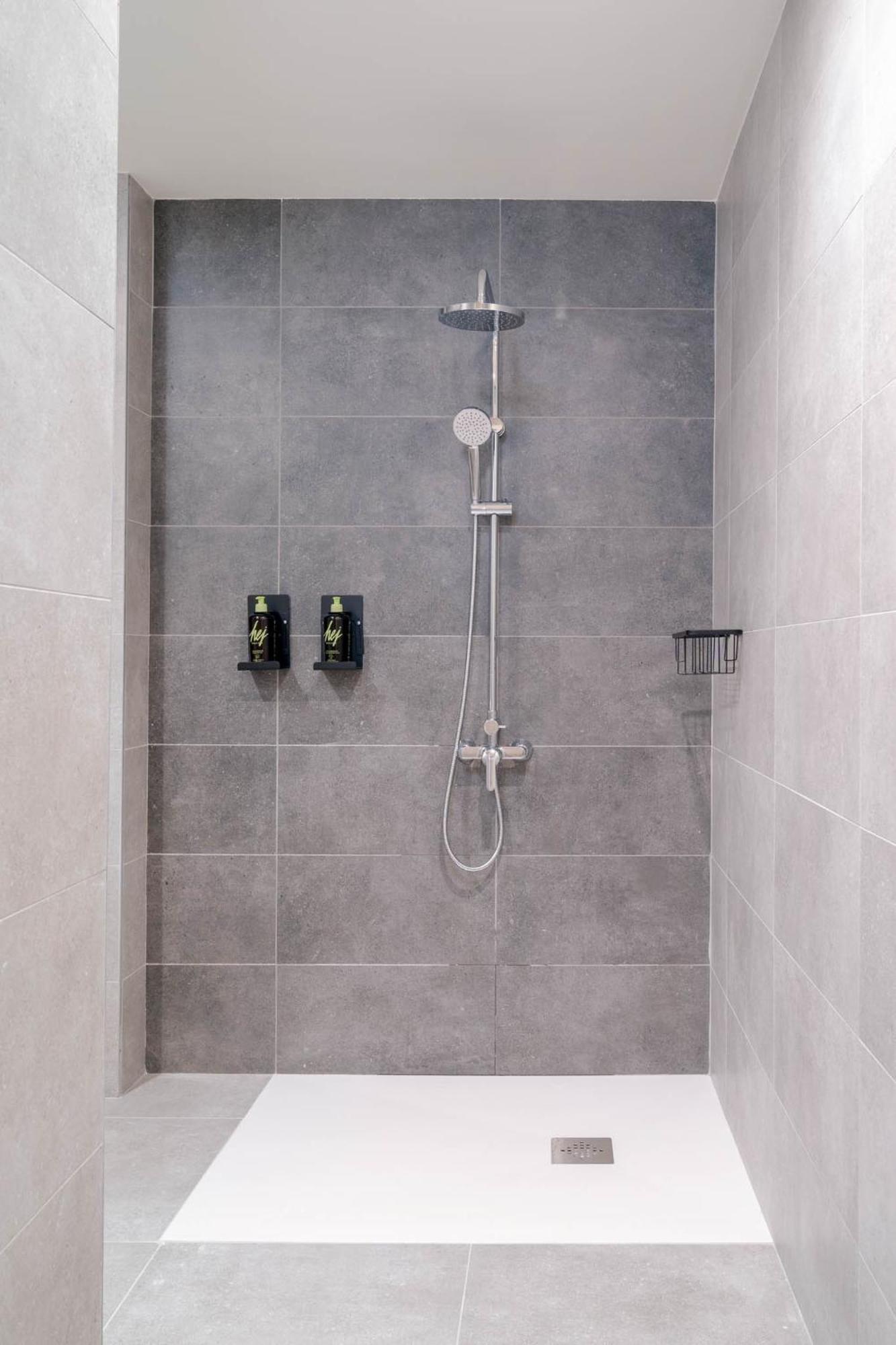 Limehome Valencia Carrer De Sant Jacint Room photo