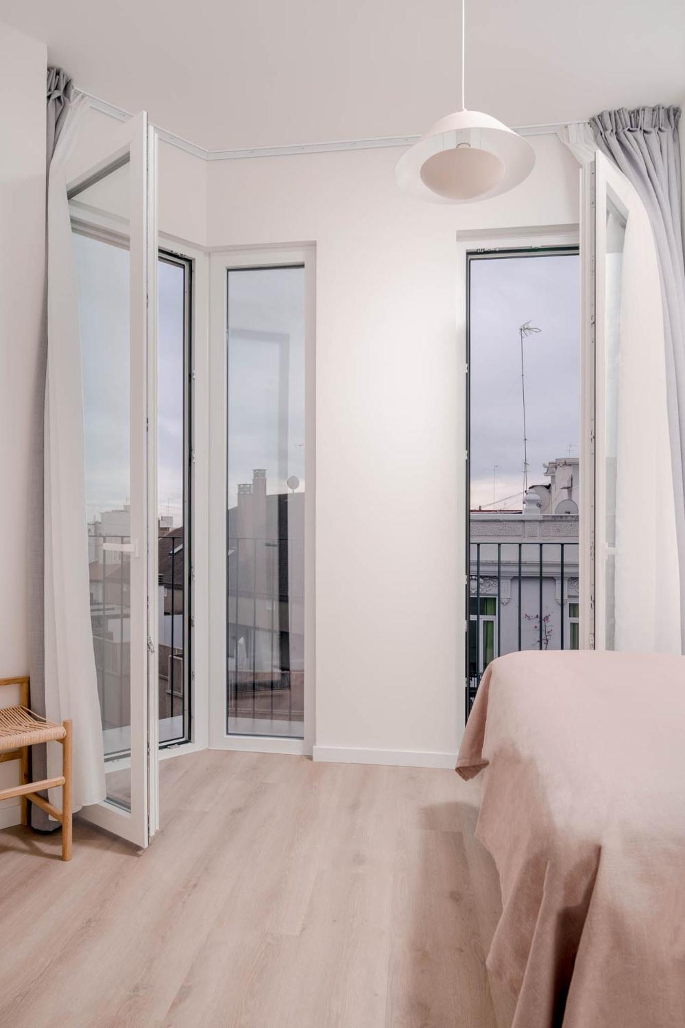 Limehome Valencia Carrer De Sant Jacint Room photo